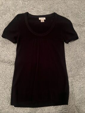 Arizona Jean Company Black Short-Sleeve Scoop Neck Knit Top